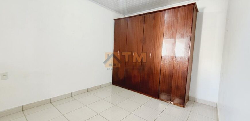 EXCELENTE CASA COM 2 QUARTOS, SUITE, ARMÁRIOS PLANEJADOS, NA LAJE, MAIS UMA KIT NOS FUNDOS, NO CONDOMINIO MANSÕES BRAUNA, PERTO DA ÁREA DE LAZER, NO JARDIM BOTANICO DE BRASILIA/DF