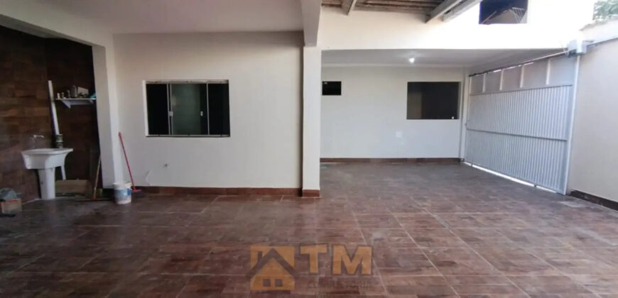 CASA DE ESQUINA NA QUADRA 301 DO BAIRRO RESIDENCIAL OESTE EM SÃO SEBASTIÃO DF.