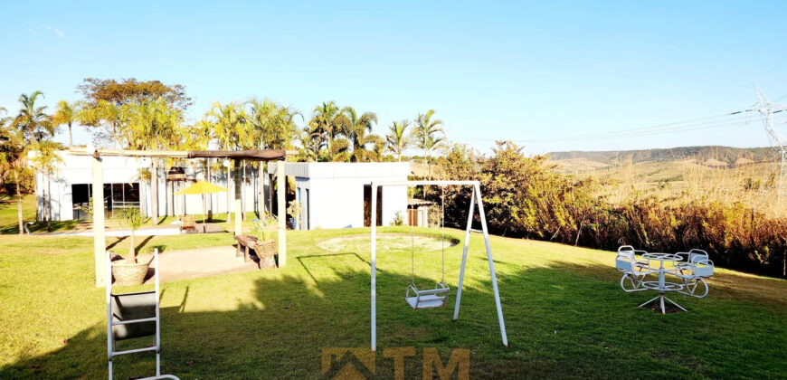 Maravilhosa Chácara com piscina, churrasqueira, uma Linda Vista, projeto de Jardinagem, no Bairro Capão Cumprido em São Sebastião/DF.