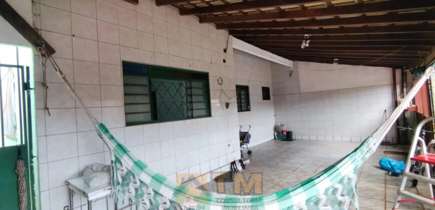 EXCELENTE CASA COM 3 QUARTOS, TODA NA LAJE, NO BAIRRO BOSQUE EM SÃO SEBASTIÃO DF.