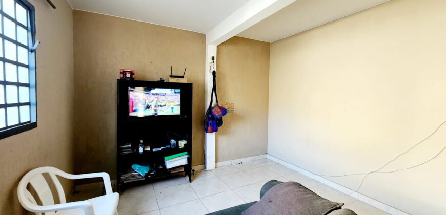 EXCELENTE CASA COM 3 QUARTOS, SUITE, NA LAJE, ESQUINA NA RUA DO MERCADO UNIÃO, EM SÃO SEBASTIÃO/DF.