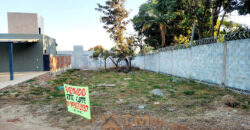 EXCELENTE LOTE COM 300 METROS, DE CANTO, PERTO DA PORTARIA