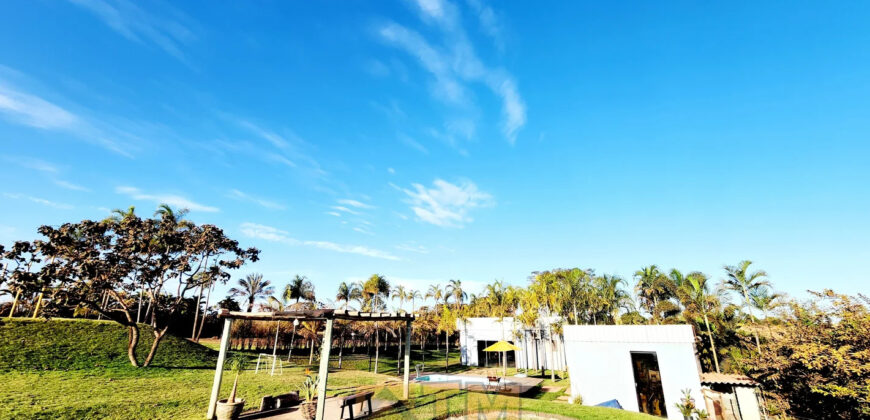 Maravilhosa Chácara com piscina, churrasqueira, uma Linda Vista, projeto de Jardinagem, no Bairro Capão Cumprido em São Sebastião/DF.