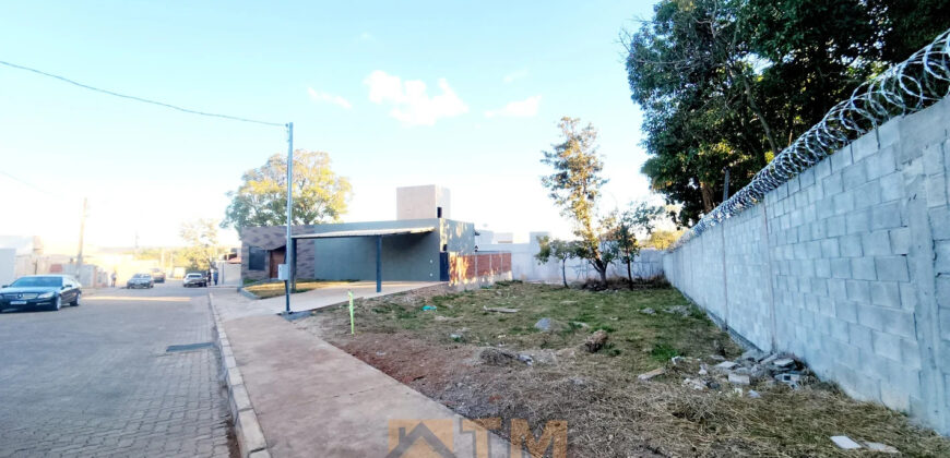 EXCELENTE LOTE COM 300 METROS, DE CANTO, PERTO DA PORTARIA