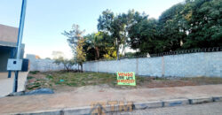 EXCELENTE LOTE COM 300 METROS, DE CANTO, PERTO DA PORTARIA