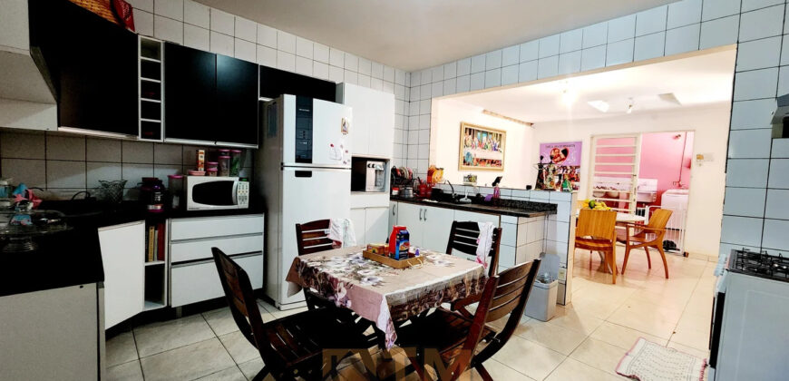 EXCELENTE CASA COM 3 QUARTOS, SUITE, TODA NA LAJE, NO BAIRRO CENTRO EM SÃO SEBASTIÃO/DF. – ACEITA CASA DE MENOR