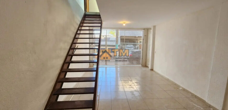 INVESTIR OU MORAR, APARTAMENTO COM 4 SUITES, MAIS UMA CASA DE 2 QUARTOS, BEM LOCALIZADO, COM FINO ACABAMENTO, CONFORTO DE UM LAR! ARMÁRIOS PLANEJADOS, BEM NO INICIO DA CIDADE, NO BAIRRO RESIDENCIAL OESTE, EM SÃO SEBASTIÃO/DF.