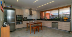 MARAVILHOSO SOBRADO COM 3 QUARTOS, NO CONDOMINIO QUINTAS DOS IPES, COM PISCINA, FINO ACABAMENTO, NO JARDIM BOTANICO DE BRASILIA!