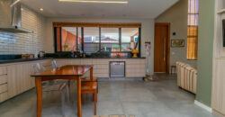 MARAVILHOSO SOBRADO COM 3 QUARTOS, NO CONDOMINIO QUINTAS DOS IPES, COM PISCINA, FINO ACABAMENTO, NO JARDIM BOTANICO DE BRASILIA!