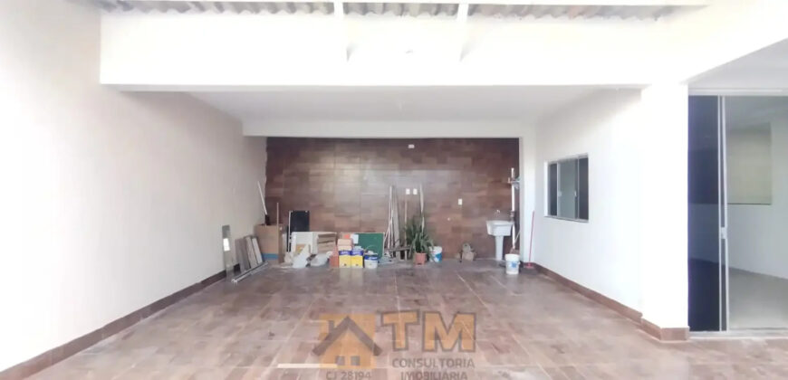 CASA DE ESQUINA NA QUADRA 301 DO BAIRRO RESIDENCIAL OESTE EM SÃO SEBASTIÃO DF.