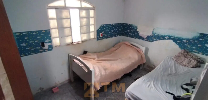 CASA BEM LOCALIZADA NA QUADRA 201 DO BAIRRO RESIDENCIAL OESTE, ATRAS DO BOMBEIRO E PATALHÃO DA POLICIA, EM SÃO SEBASTIÃO DF.