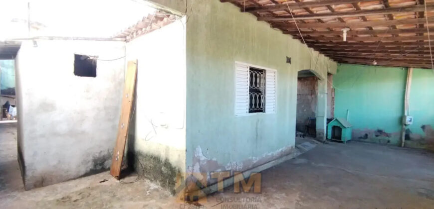 CASA BEM LOCALIZADA NA QUADRA 201 DO BAIRRO RESIDENCIAL OESTE, ATRAS DO BOMBEIRO E PATALHÃO DA POLICIA, EM SÃO SEBASTIÃO DF.