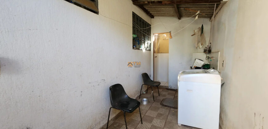 EXCELENTE CASA COM 3 QUARTOS, SUITE, NA LAJE, ESQUINA NA RUA DO MERCADO UNIÃO, EM SÃO SEBASTIÃO/DF.