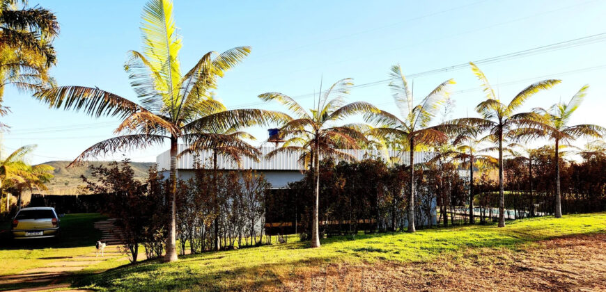 Maravilhosa Chácara com piscina, churrasqueira, uma Linda Vista, projeto de Jardinagem, no Bairro Capão Cumprido em São Sebastião/DF.