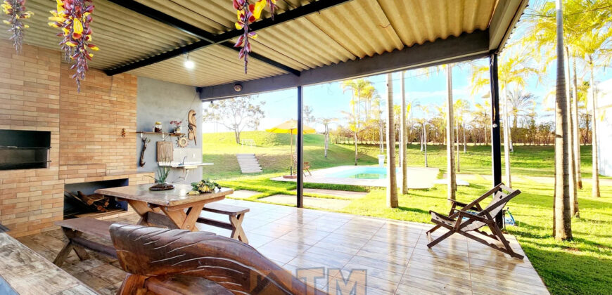 Maravilhosa Chácara com piscina, churrasqueira, uma Linda Vista, projeto de Jardinagem, no Bairro Capão Cumprido em São Sebastião/DF.