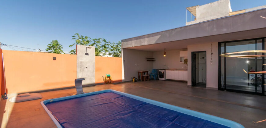 MARAVILHOSO SOBRADO COM 3 QUARTOS, NO CONDOMINIO QUINTAS DOS IPES, COM PISCINA, FINO ACABAMENTO, NO JARDIM BOTANICO DE BRASILIA!