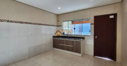 INVESTIR OU MORAR, APARTAMENTO COM 4 SUITES, MAIS UMA CASA DE 2 QUARTOS, BEM LOCALIZADO, COM FINO ACABAMENTO, CONFORTO DE UM LAR! ARMÁRIOS PLANEJADOS, BEM NO INICIO DA CIDADE, NO BAIRRO RESIDENCIAL OESTE, EM SÃO SEBASTIÃO/DF.