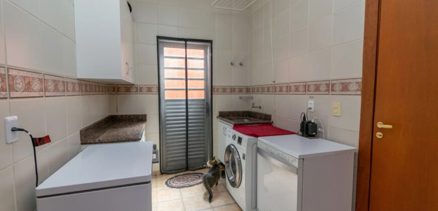 OPORTUNIDADE DE MORAR EM UNS DOS MELHORES CONDOMINIOS DO JARDIM BOTANICO, BEM LOCALIZADO, COM INFRAESTRUTURA E LAZER DE QUALIDADE!