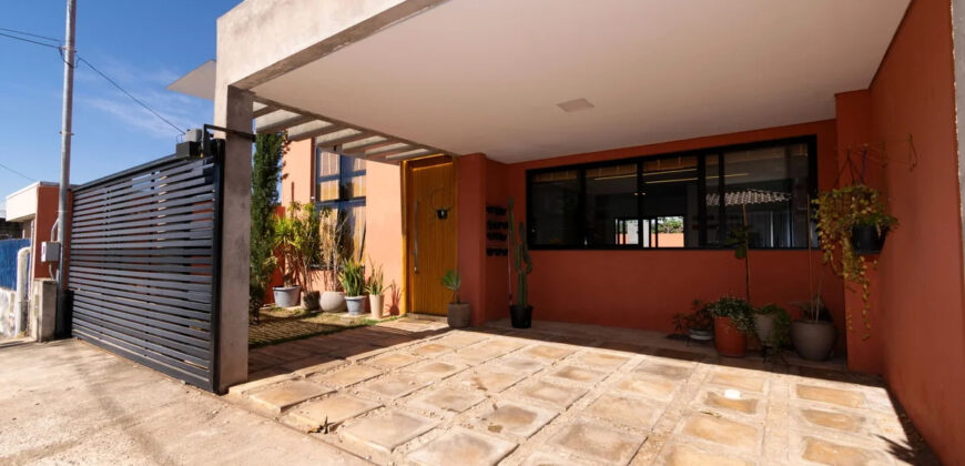 MARAVILHOSO SOBRADO COM 3 QUARTOS, NO CONDOMINIO QUINTAS DOS IPES, COM PISCINA, FINO ACABAMENTO, NO JARDIM BOTANICO DE BRASILIA!