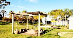 Maravilhosa Chácara com piscina, churrasqueira, uma Linda Vista, projeto de Jardinagem, no Bairro Capão Cumprido em São Sebastião/DF.