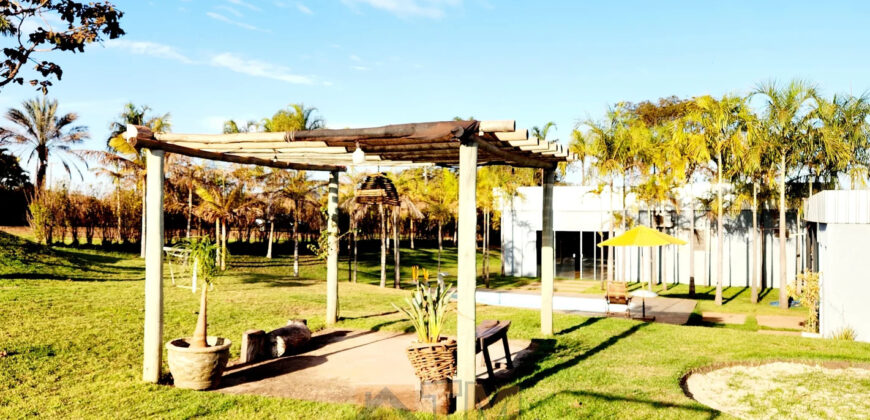 Maravilhosa Chácara com piscina, churrasqueira, uma Linda Vista, projeto de Jardinagem, no Bairro Capão Cumprido em São Sebastião/DF.