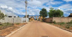 Excelente Lote, todo Murado, Rua Bloquetada, na Quadra 02, do condomínio, Perto da Portaria, localização privilegiada, a 05 minutos da ponte JK, excelente condomínio fechado Estância Quintas da Alvorada, com toda a infraestrutura que você merece.