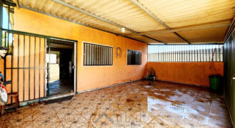 CASA COM 2 QUARTOS, COM FÁCIL ACESSO, NO CAPÃO CUMPRIDO EM, EM SÃO SEBASTIÃO/DF.