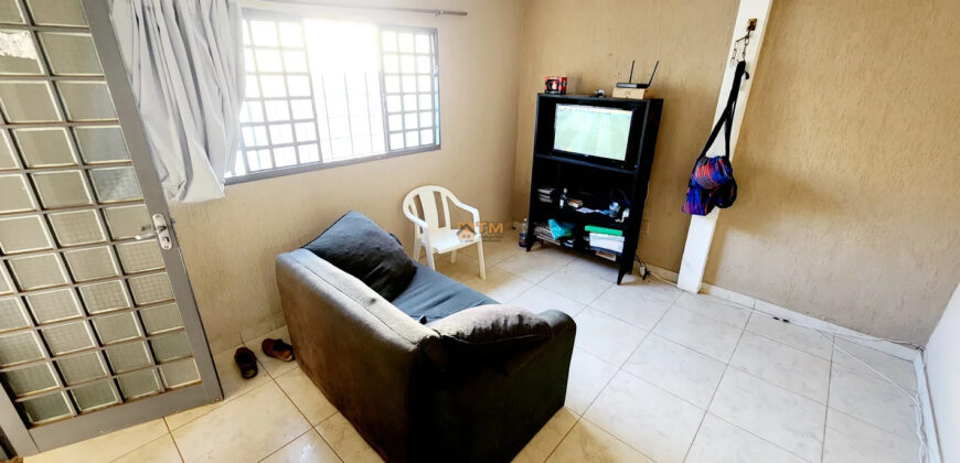 EXCELENTE CASA COM 3 QUARTOS, SUITE, NA LAJE, ESQUINA NA RUA DO MERCADO UNIÃO, EM SÃO SEBASTIÃO/DF.