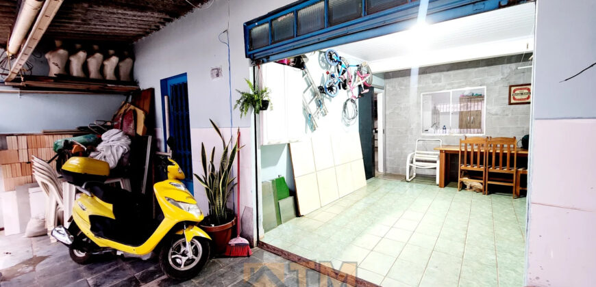 CASA COM 3 QUARTOS, BAIRRO MORRO AZUL NA ENTRADA DA CIDADE, SÃO SEBASTIÃO/DF.,