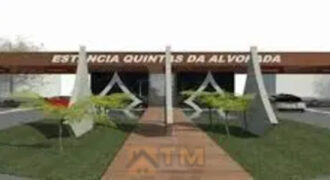 Excelente Lote, todo Murado, Rua Bloquetada, na Quadra 02, do condomínio, Perto da Portaria, localização privilegiada, a 05 minutos da ponte JK, excelente condomínio fechado Estância Quintas da Alvorada, com toda a infraestrutura que você merece.