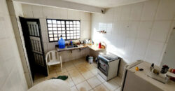 EXCELENTE CASA COM 3 QUARTOS, SUITE, NA LAJE, ESQUINA NA RUA DO MERCADO UNIÃO, EM SÃO SEBASTIÃO/DF.