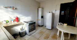 EXCELENTE CASA COM 3 QUARTOS, SUITE, NA LAJE, ESQUINA NA RUA DO MERCADO UNIÃO, EM SÃO SEBASTIÃO/DF.