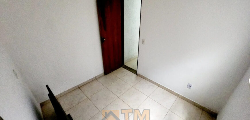 EXCELENTE CASA COM 3 QUARTOS, SUITE, NA LAJE, ESQUINA NA RUA DO MERCADO UNIÃO, EM SÃO SEBASTIÃO/DF.