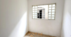 EXCELENTE CASA COM 3 QUARTOS, SUITE, NA LAJE, ESQUINA NA RUA DO MERCADO UNIÃO, EM SÃO SEBASTIÃO/DF.