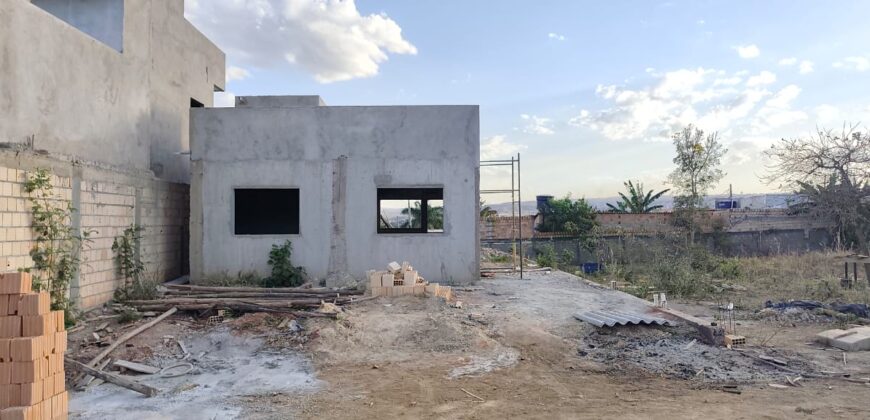 CASA NO CONDOMINIO PINHEIROS, NO JARDIM BOTANICO