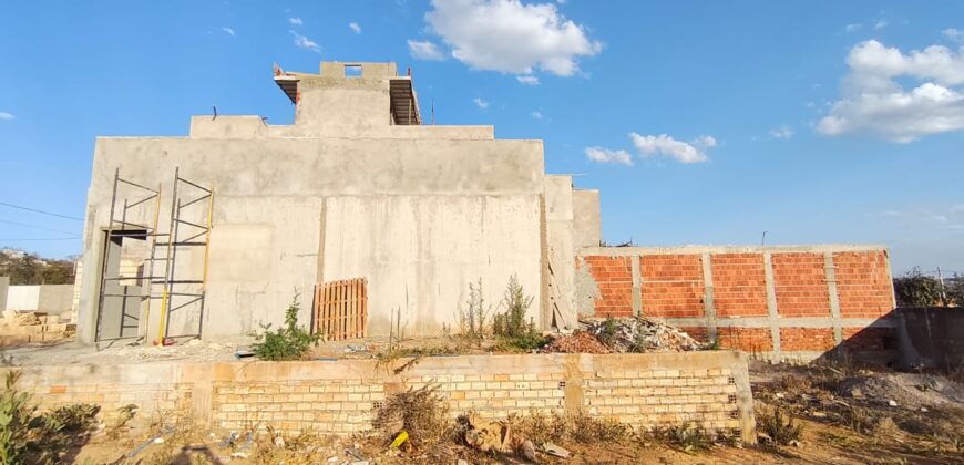 CASA NO CONDOMINIO PINHEIROS, NO JARDIM BOTANICO