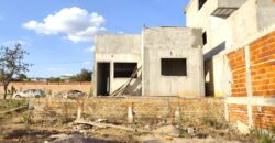 CASA NO CONDOMINIO PINHEIROS, NO JARDIM BOTANICO