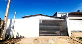 Excelente Casa com 2 Quartos, Toda Forrada,no B. Morro da Cruz, São Sebastião/DF.