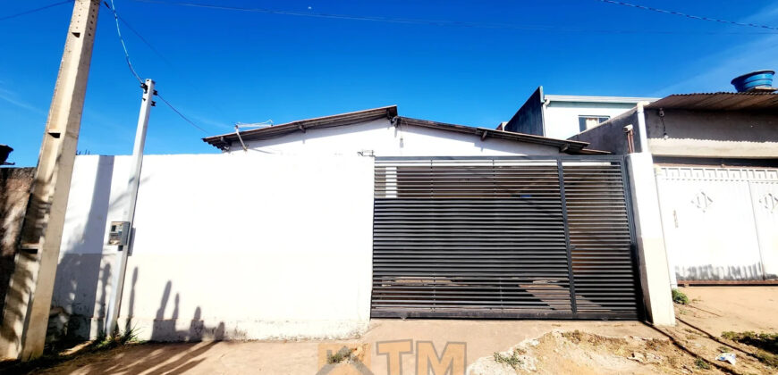 Excelente Casa com 2 Quartos, Toda Forrada,no B. Morro da Cruz, São Sebastião/DF.