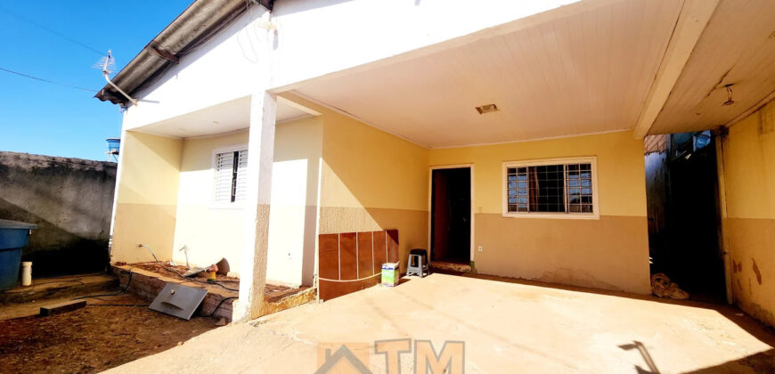 Excelente Casa com 2 Quartos, Toda Forrada,no B. Morro da Cruz, São Sebastião/DF.