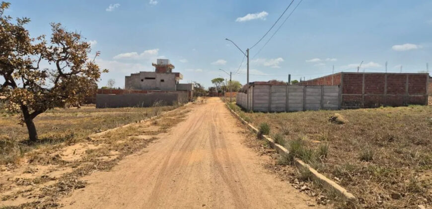 EXCELENTE LOTE COM 300 METROS, NO CONDOMINIO RESIDENCIAL PINHEIROS, NO JARDIM BOTANICO.