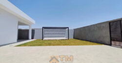 Descubra uma residência confortável e prática no Condomínio Estância dos Ipes, localizado no coração do Jardim Botânico, em Brasília. Com 3 dormitórios, sendo 2 suítes, e 3 vagas de garagem, esse imóvel alia estilo, funcionalidade e uma excelente localização para sua família viver bem.