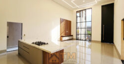 Casa Nova, Moderna no Condomínio Jardim Botanic! Encante-se com esta belíssima residência com fachada contemporânea e acabamentos de alto padrão, localizada em um dos condomínios mais desejados da região!