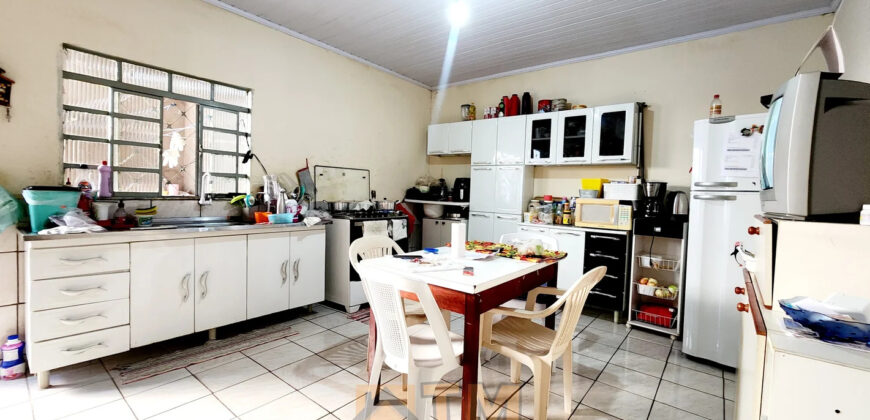 CASA COM 3 QUARTOS, SUITE, BAIRRO VILA NOVA, PERTO DE PARADA E COMERCIO EM SÃO SEBASTIÃO/DF