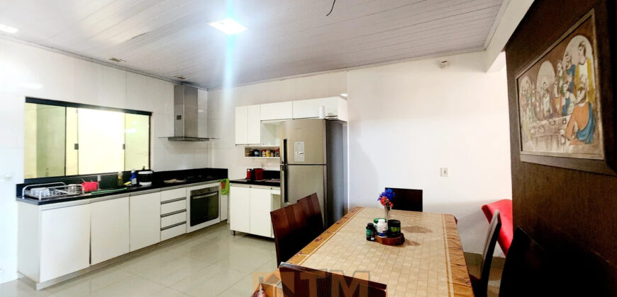 Excelente Casa com 2 Quartos, Toda Forrada,no B. Morro da Cruz, São Sebastião/DF.