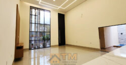 Casa Nova, Moderna no Condomínio Jardim Botanic! Encante-se com esta belíssima residência com fachada contemporânea e acabamentos de alto padrão, localizada em um dos condomínios mais desejados da região!