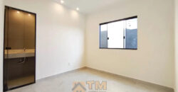 Descubra uma residência confortável e prática no Condomínio Estância dos Ipes, localizado no coração do Jardim Botânico, em Brasília. Com 3 dormitórios, sendo 2 suítes, e 3 vagas de garagem, esse imóvel alia estilo, funcionalidade e uma excelente localização para sua família viver bem.