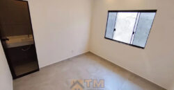 Descubra uma residência confortável e prática no Condomínio Estância dos Ipes, localizado no coração do Jardim Botânico, em Brasília. Com 3 dormitórios, sendo 2 suítes, e 3 vagas de garagem, esse imóvel alia estilo, funcionalidade e uma excelente localização para sua família viver bem.