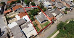 EXCELENTE OPORTUNIDADE! IMÓVEL UNICO ! LOTE DE APROXIMADAMENTE 1.000 METROS NA CIDADE, COM 3 CASAS, NO BAIRRO MORRO AZUL, DE FRENTE AO CONDOMINIO ALTO MANGUEIRAL, PROXIMO AO SUPER ADEGA, AO ULTRABOX EM SÃO SEBASTIÃO/DF.