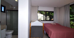 Excelente oportunidade no Condomínio Ouro Vermelho I, no bairro JARDIM BOTÂNICO, em Brasília (DF). Esta casa padrão de 100m² combina conforto e estilo, com um dormitório, suíte e vaga de garagem, ideal para quem busca praticidade e uma vida tranquila em uma localização privilegiada. Aproveite o melhor da cidade com infraestrutura completa e um ambiente acolhedor para toda a família.